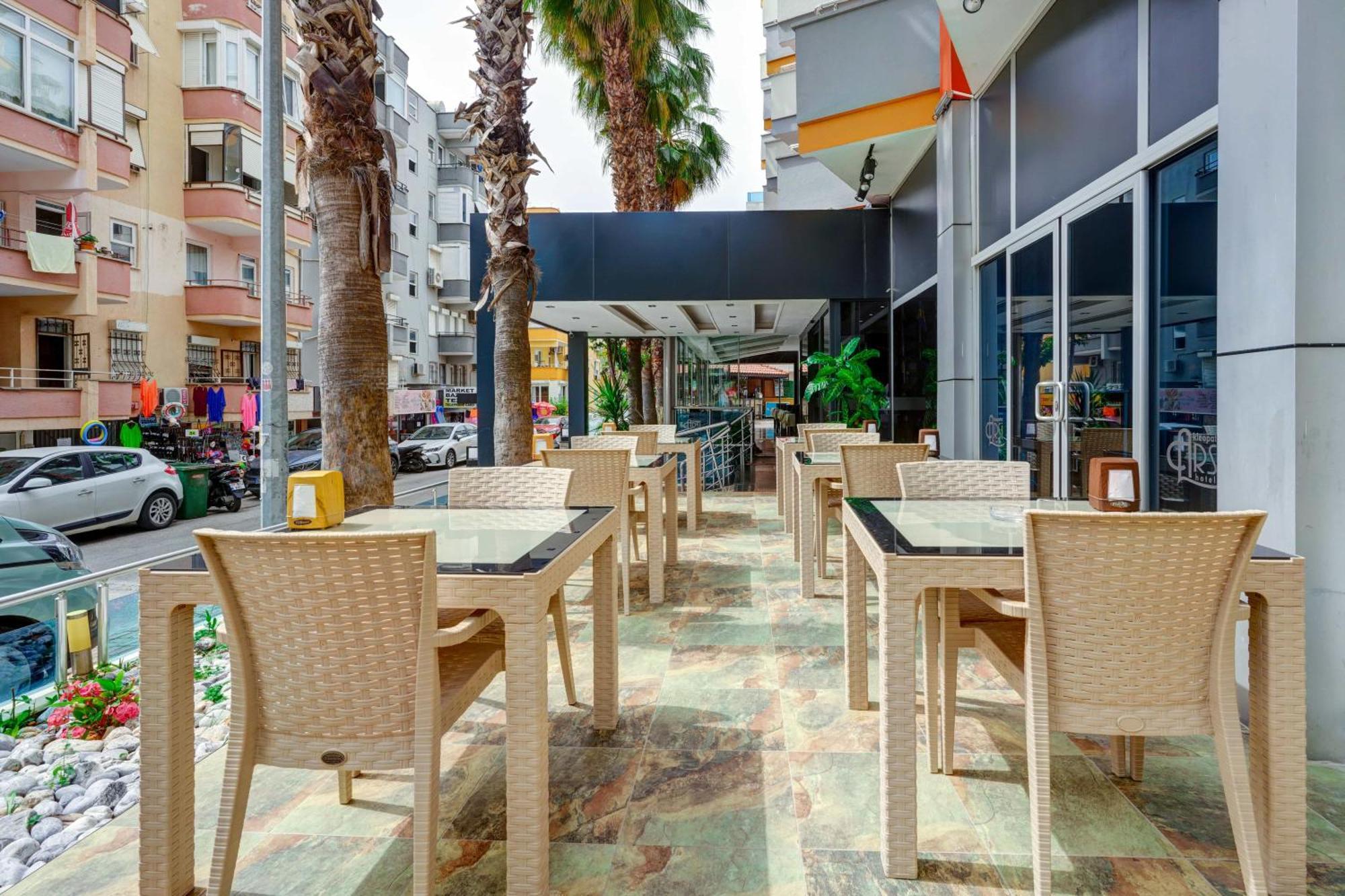 Hotell Kleopatra Arsi 4*